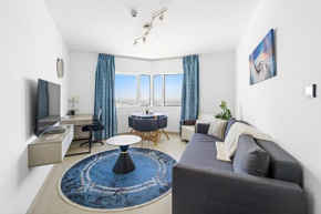 1BR Apartment minutes from Mall of the Emirates